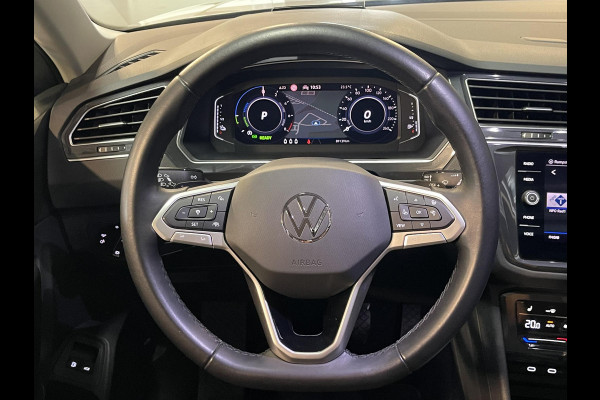 Volkswagen Tiguan 1.4 TSI eHybrid Elegance 19"/Panoramadak/Trekhaak/IQ Lights/Dodehoek/Camera/Adaptieve cruise/Elektrische klep/Stoel + stuurverwarming