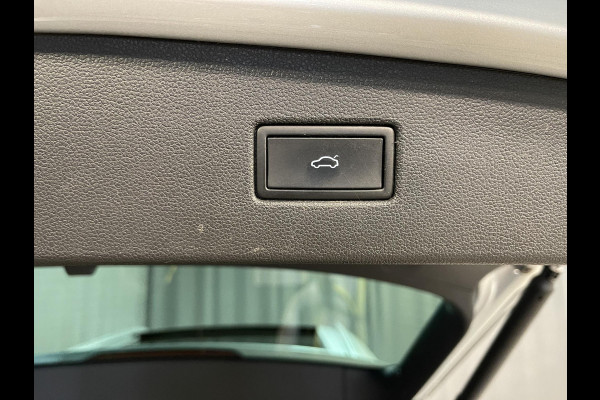 Volkswagen Tiguan 1.4 TSI eHybrid Elegance 19"/Panoramadak/Trekhaak/IQ Lights/Dodehoek/Camera/Adaptieve cruise/Elektrische klep/Stoel + stuurverwarming