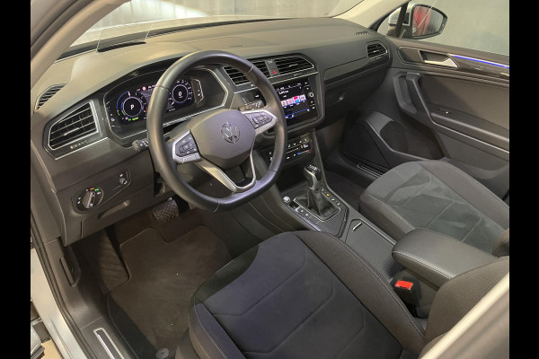 Volkswagen Tiguan 1.4 TSI eHybrid Elegance 19"/Panoramadak/Trekhaak/IQ Lights/Dodehoek/Camera/Adaptieve cruise/Elektrische klep/Stoel + stuurverwarming