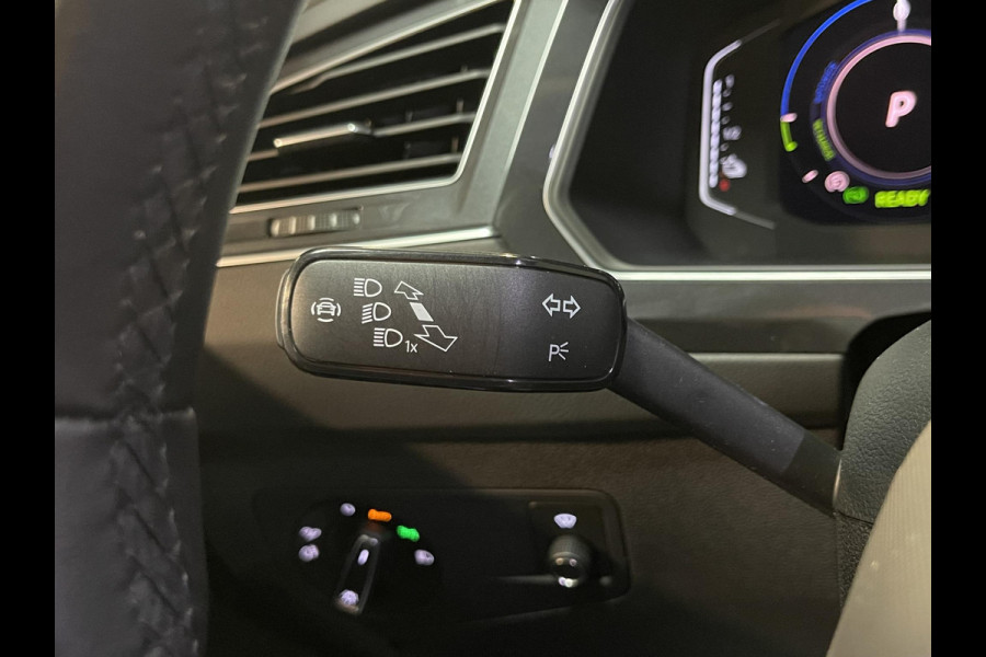 Volkswagen Tiguan 1.4 TSI eHybrid Elegance 19"/Panoramadak/Trekhaak/IQ Lights/Dodehoek/Camera/Adaptieve cruise/Elektrische klep/Stoel + stuurverwarming