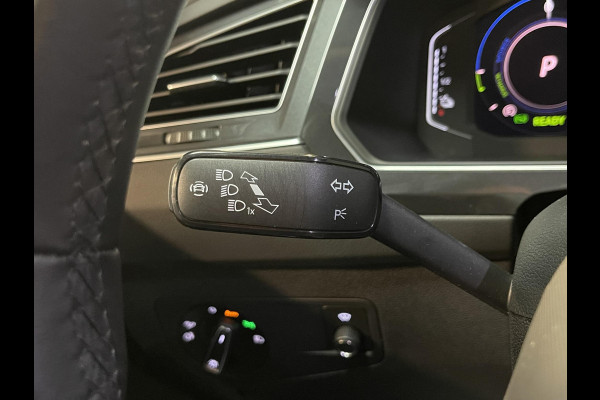 Volkswagen Tiguan 1.4 TSI eHybrid Elegance 19"/Panoramadak/Trekhaak/IQ Lights/Dodehoek/Camera/Adaptieve cruise/Elektrische klep/Stoel + stuurverwarming