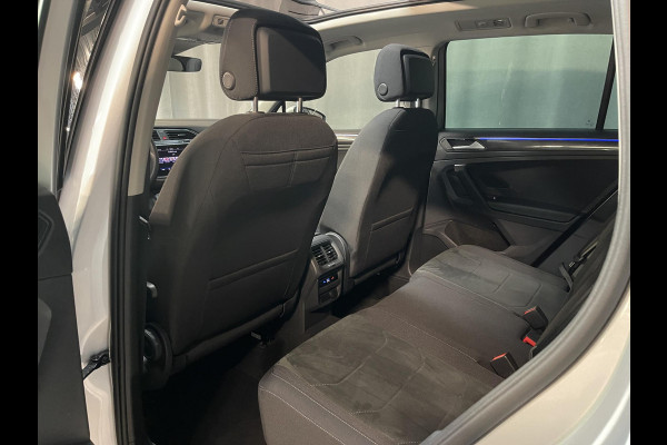 Volkswagen Tiguan 1.4 TSI eHybrid Elegance 19"/Panoramadak/Trekhaak/IQ Lights/Dodehoek/Camera/Adaptieve cruise/Elektrische klep/Stoel + stuurverwarming