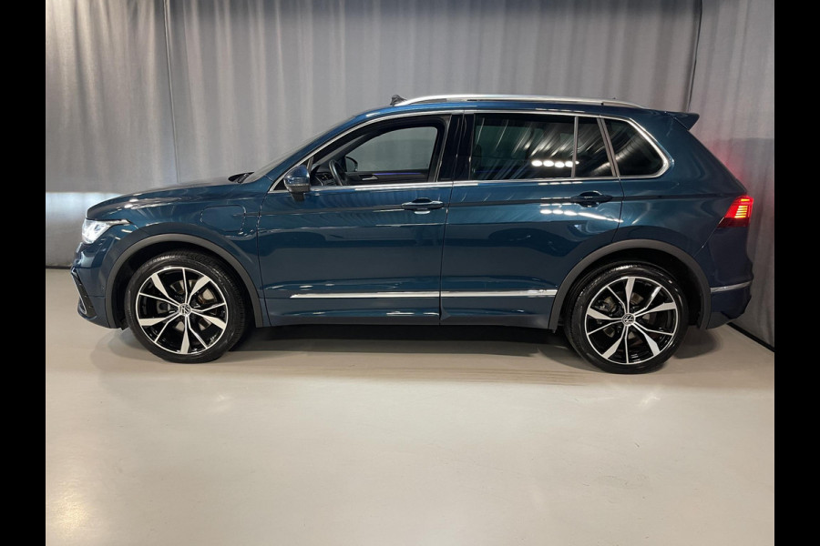 Volkswagen Tiguan 1.4 TSI eHybrid R-Line Business+ FABRIEKSGARANTIE TOT 03-2027 20"/VOL Leder + memory/Panoramadak/360 camera/Elektrische klep/Dodehoek/Stuur + stoelverwarming/IQ Lights/Adaptieve cruise
