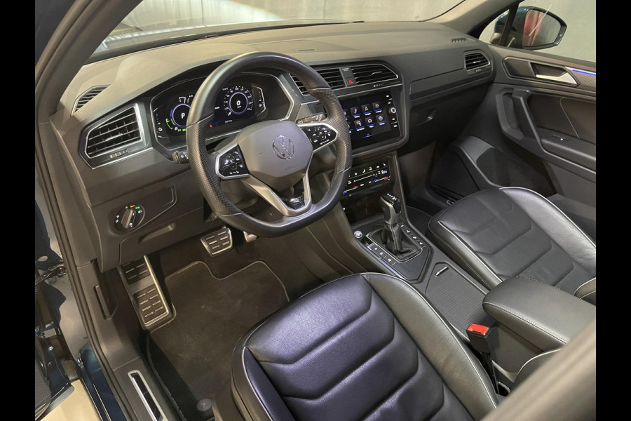 Volkswagen Tiguan 1.4 TSI eHybrid R-Line Business+ FABRIEKSGARANTIE TOT 03-2027 20"/VOL Leder + memory/Panoramadak/360 camera/Elektrische klep/Dodehoek/Stuur + stoelverwarming/IQ Lights/Adaptieve cruise