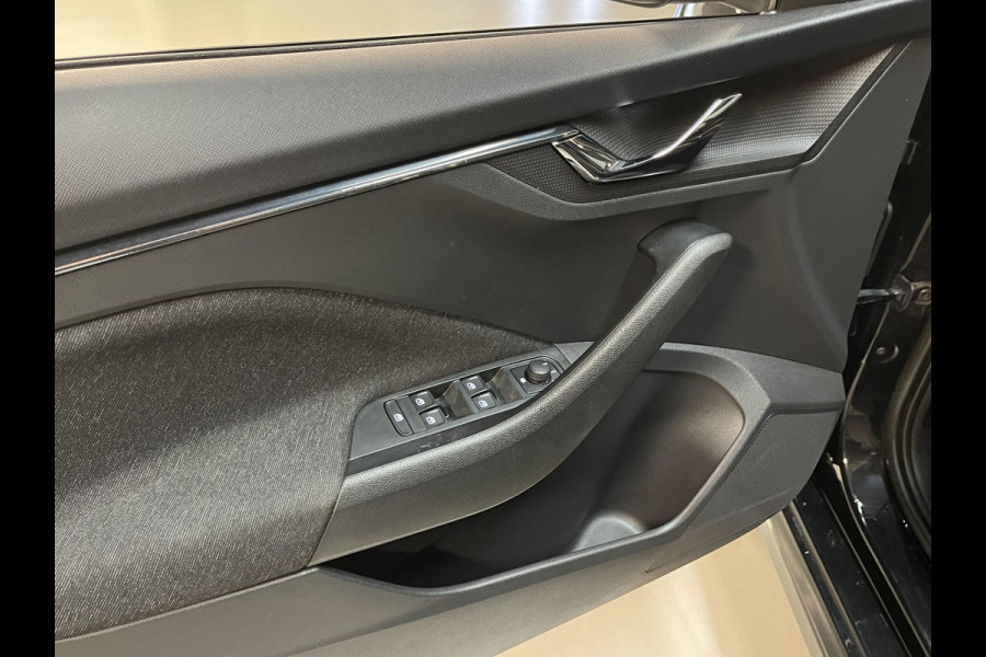 Škoda Kamiq 1.0 TSI Business Edition 16"/ Stoel + stuurverwarming/Keyless/Camera/Apple Carplay & Android Auto/PDC v+a/Climate