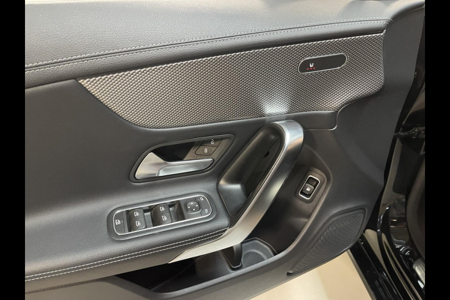 Mercedes-Benz CLA-Klasse Shooting Brake 250 e 17"/Apple Carplay & Android Auto/LED/Stoelverwarming/Camera/Climate