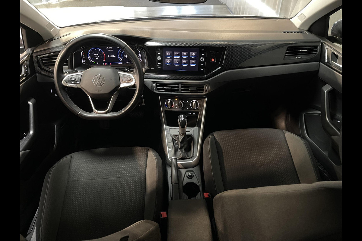 Volkswagen Polo 1.0 TSI Life 15"/Virtual cockpit/Stoelverwarming/PDC v+a/Apple Carplay & Android Auto/DAB/LED
