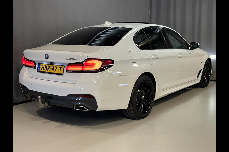 BMW 5 Serie 530e Business Edition Plus M Sport 19"/Schuif-kanteldak/Trekhaak/Camera/Stoelverwarming + memory/PDC v+a/LED