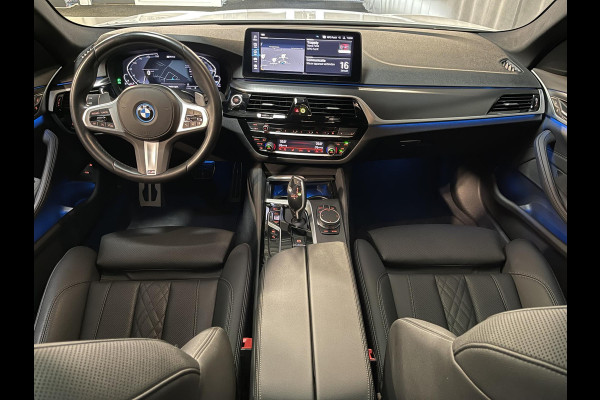 BMW 5 Serie 530e Business Edition Plus M Sport 19"/Schuif-kanteldak/Trekhaak/Camera/Stoelverwarming + memory/PDC v+a/LED