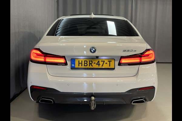 BMW 5 Serie 530e Business Edition Plus M Sport 19"/Schuif-kanteldak/Trekhaak/Camera/Stoelverwarming + memory/PDC v+a/LED