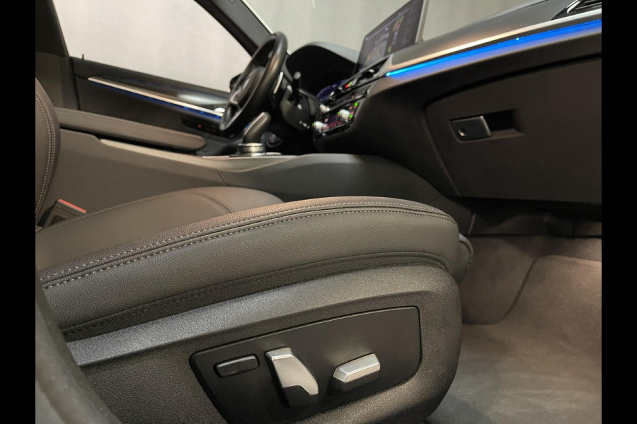 BMW 5 Serie 530e Business Edition Plus M Sport 19"/Schuif-kanteldak/Trekhaak/Camera/Stoelverwarming + memory/PDC v+a/LED