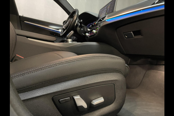 BMW 5 Serie 530e Business Edition Plus M Sport 19"/Schuif-kanteldak/Trekhaak/Camera/Stoelverwarming + memory/PDC v+a/LED
