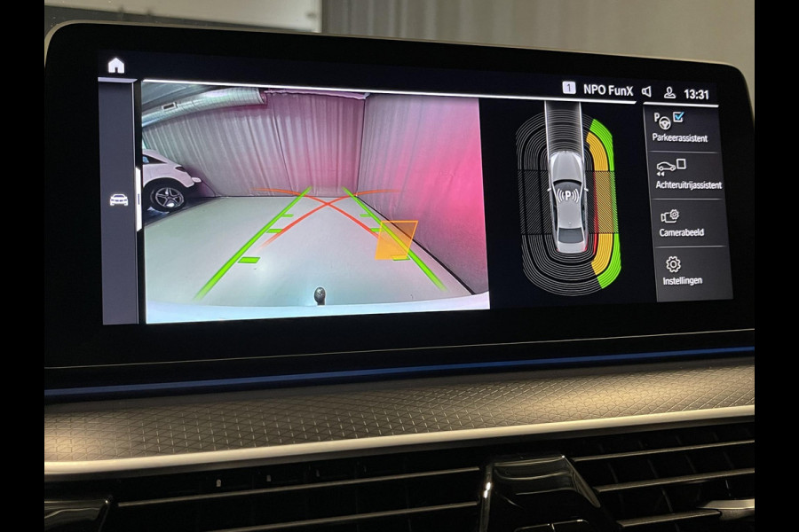 BMW 5 Serie 530e Business Edition Plus M Sport 19"/Schuif-kanteldak/Trekhaak/Camera/Stoelverwarming + memory/PDC v+a/LED