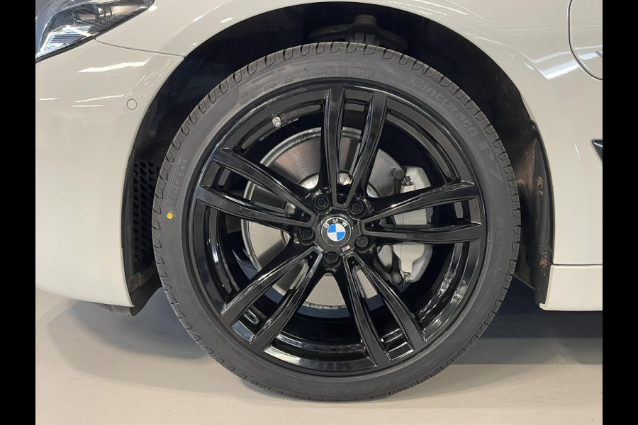 BMW 5 Serie 530e Business Edition Plus M Sport 19"/Schuif-kanteldak/Trekhaak/Camera/Stoelverwarming + memory/PDC v+a/LED