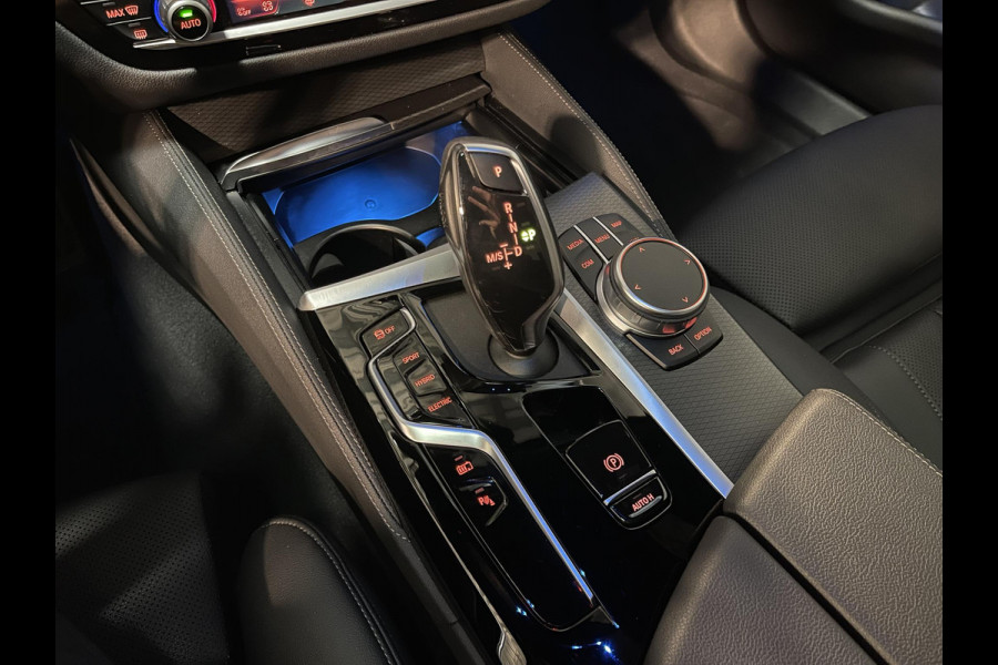 BMW 5 Serie 530e Business Edition Plus M Sport 19"/Schuif-kanteldak/Trekhaak/Camera/Stoelverwarming + memory/PDC v+a/LED