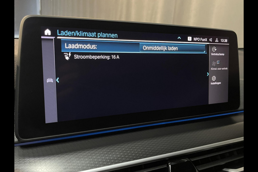 BMW 5 Serie 530e Business Edition Plus M Sport 19"/Schuif-kanteldak/Trekhaak/Camera/Stoelverwarming + memory/PDC v+a/LED