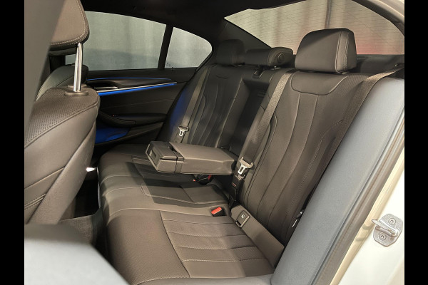 BMW 5 Serie 530e Business Edition Plus M Sport 19"/Schuif-kanteldak/Trekhaak/Camera/Stoelverwarming + memory/PDC v+a/LED