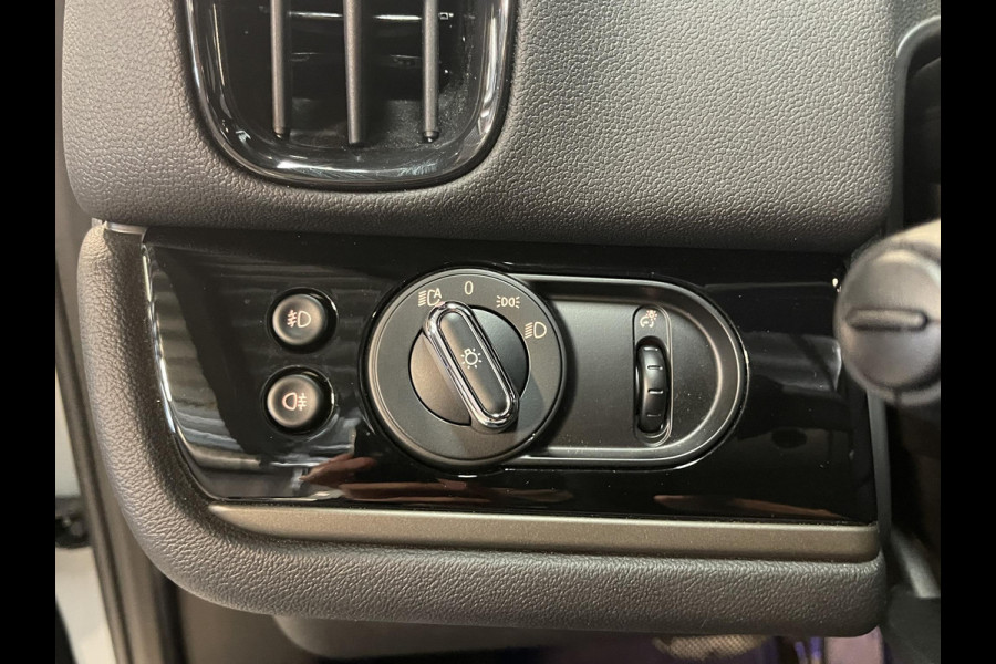 MINI Countryman 1.5 Cooper S E ALL4 18"/Panoramadak/Adaptieve cruise/Leder + memory + stoelverwarming/Harman Kardon/Keyless/Elektrische klep/Head-up/Camera