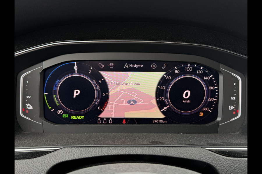 Volkswagen Passat Variant 1.4 TSI PHEV GTE Business 17"/Trekhaak/IQ Lights/Stoelverwarming/Camera/Apple Carplay & Android Auto