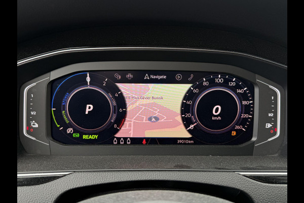 Volkswagen Passat Variant 1.4 TSI PHEV GTE Business 17"/Trekhaak/IQ Lights/Stoelverwarming/Camera/Apple Carplay & Android Auto