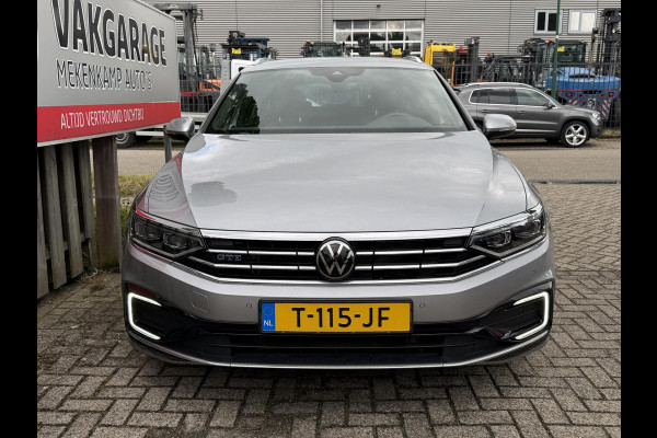 Volkswagen Passat Variant 1.4 TSI PHEV GTE Business 17"/Trekhaak/IQ Lights/Stoelverwarming/Camera/Apple Carplay & Android Auto