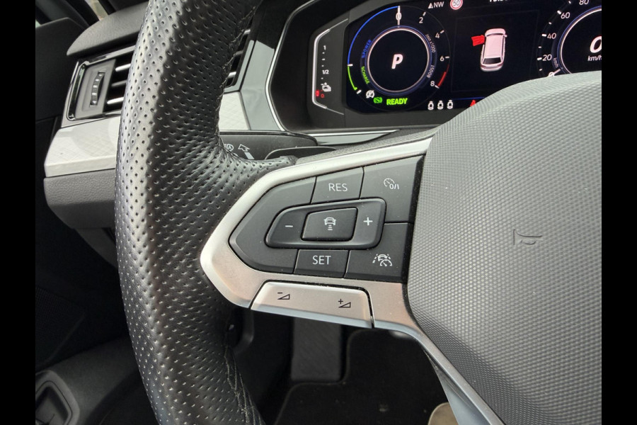Volkswagen Passat Variant 1.4 TSI PHEV GTE Business 17"/Trekhaak/IQ Lights/Stoelverwarming/Camera/Apple Carplay & Android Auto