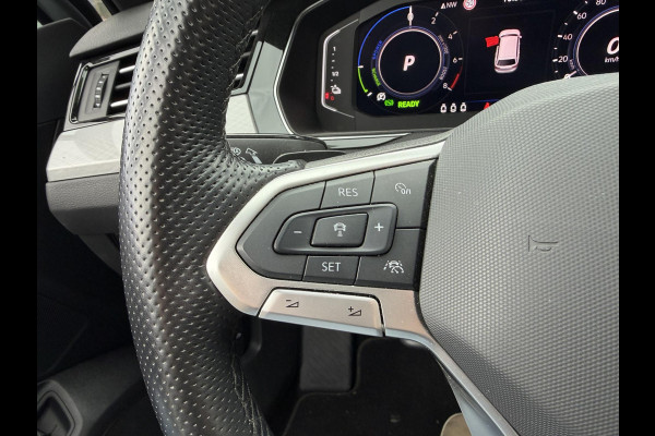 Volkswagen Passat Variant 1.4 TSI PHEV GTE Business 17"/Trekhaak/IQ Lights/Stoelverwarming/Camera/Apple Carplay & Android Auto