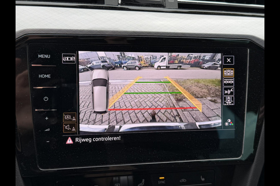 Volkswagen Passat Variant 1.4 TSI PHEV GTE Business 17"/Trekhaak/IQ Lights/Stoelverwarming/Camera/Apple Carplay & Android Auto