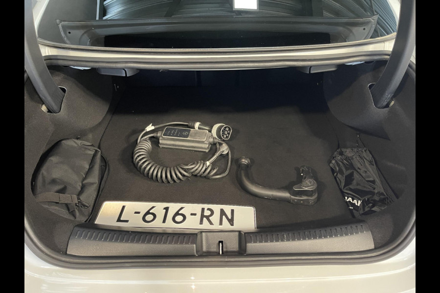 Mercedes-Benz CLA-Klasse 250 e Advantage AMG Line 18"/Dodehoek/Trekhaak/Camera/Sfeerverlichting/Stoelverwarming