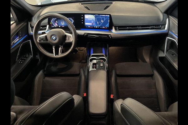 BMW X1 xDrive 25e M-Sport Shadow Line 18''/Sportstoelen/Keyless/Stoelverwarming/Camera/Elektrisch klep