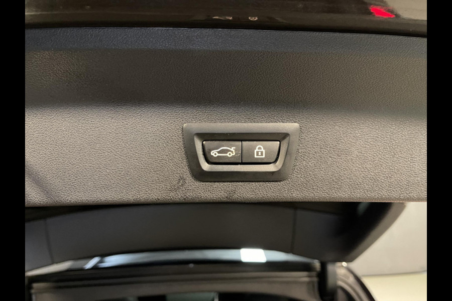 BMW X3 xDrive30e High Executive M Sport 19"/Leder/Panoramadak/Trekhaak/Keyless/Head-up/Stoelverwarming/Sfeerverlichting/Camera/Apple Carplay & Android Auto