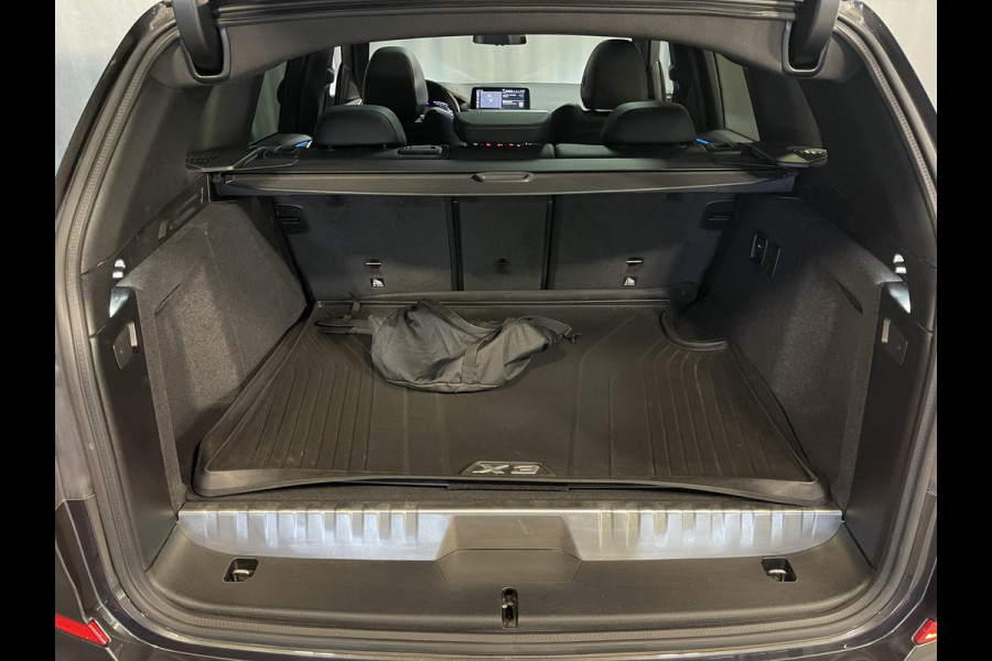 BMW X3 xDrive30e High Executive M Sport 19"/Leder/Panoramadak/Trekhaak/Keyless/Head-up/Stoelverwarming/Sfeerverlichting/Camera/Apple Carplay & Android Auto