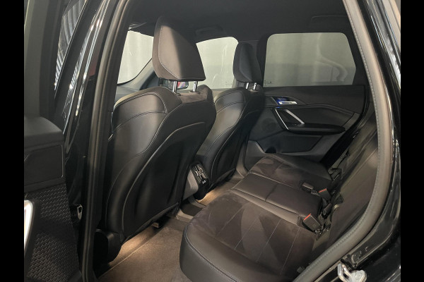 BMW X1 xDrive 25e M-Sport Shadow Line 18''/Sportstoelen/Keyless/Stoelverwarming/Camera/Elektrisch klep
