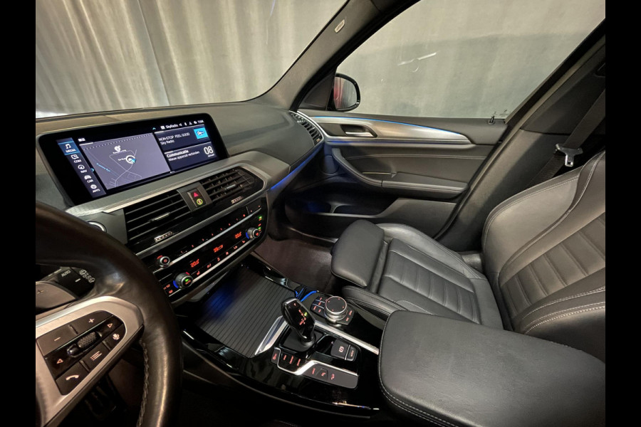 BMW X3 xDrive30e High Executive M Sport 19"/Leder/Panoramadak/Trekhaak/Keyless/Head-up/Stoelverwarming/Sfeerverlichting/Camera/Apple Carplay & Android Auto