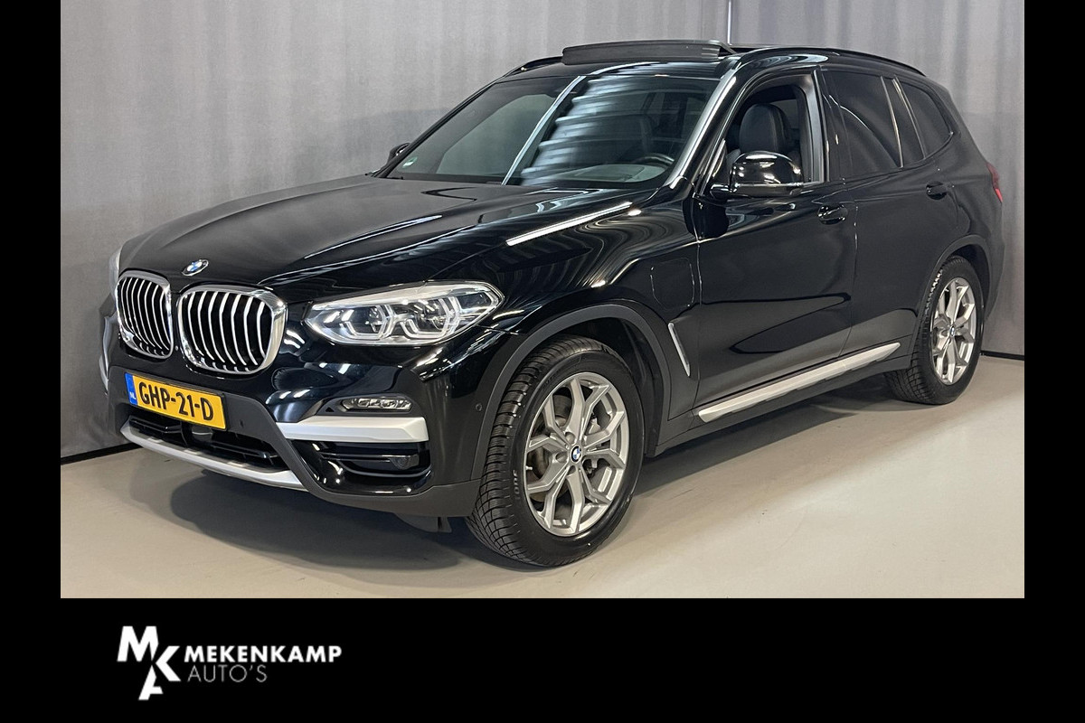 BMW X3 xDrive30e High Executive X Line 19"/Panoramadak/Trekhaak/360 camera/Adaptieve cruise/Dodehoek/Stoel + stuurverwarming/Head-up