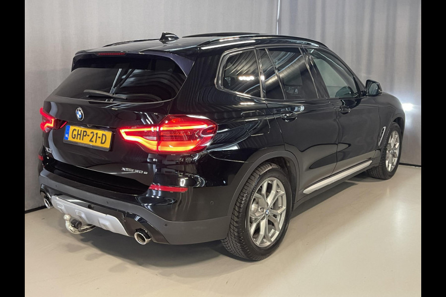 BMW X3 xDrive30e High Executive X Line 19"/Panoramadak/Trekhaak/360 camera/Adaptieve cruise/Dodehoek/Stoel + stuurverwarming/Head-up