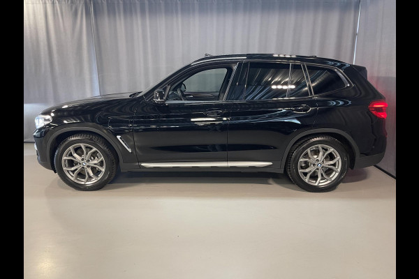 BMW X3 xDrive30e High Executive X Line 19"/Panoramadak/Trekhaak/360 camera/Adaptieve cruise/Dodehoek/Stoel + stuurverwarming/Head-up