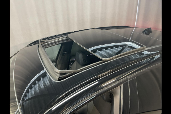 BMW X3 xDrive30e High Executive X Line 19"/Panoramadak/Trekhaak/360 camera/Adaptieve cruise/Dodehoek/Stoel + stuurverwarming/Head-up