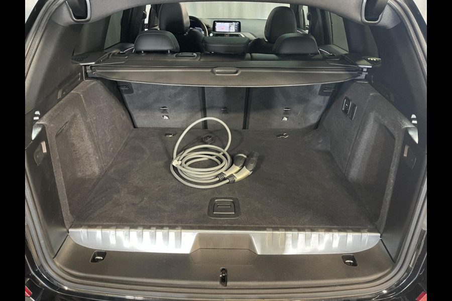 BMW X3 xDrive30e High Executive X Line 19"/Panoramadak/Trekhaak/360 camera/Adaptieve cruise/Dodehoek/Stoel + stuurverwarming/Head-up