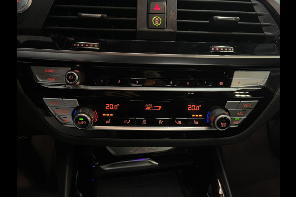 BMW X3 xDrive30e High Executive X Line 19"/Panoramadak/Trekhaak/360 camera/Adaptieve cruise/Dodehoek/Stoel + stuurverwarming/Head-up