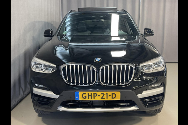 BMW X3 xDrive30e High Executive X Line 19"/Panoramadak/Trekhaak/360 camera/Adaptieve cruise/Dodehoek/Stoel + stuurverwarming/Head-up
