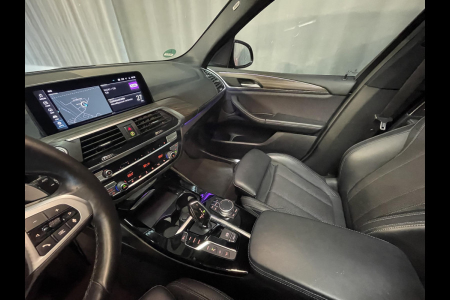 BMW X3 xDrive30e High Executive X Line 19"/Panoramadak/Trekhaak/360 camera/Adaptieve cruise/Dodehoek/Stoel + stuurverwarming/Head-up