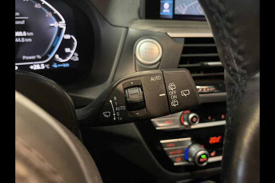BMW X3 xDrive30e High Executive X Line 19"/Panoramadak/Trekhaak/360 camera/Adaptieve cruise/Dodehoek/Stoel + stuurverwarming/Head-up