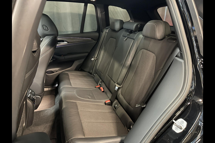 BMW X3 xDrive30e High Executive X Line 19"/Panoramadak/Trekhaak/360 camera/Adaptieve cruise/Dodehoek/Stoel + stuurverwarming/Head-up