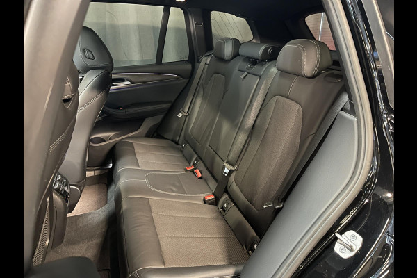 BMW X3 xDrive30e High Executive X Line 19"/Panoramadak/Trekhaak/360 camera/Adaptieve cruise/Dodehoek/Stoel + stuurverwarming/Head-up