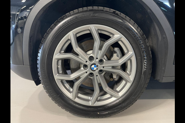 BMW X3 xDrive30e High Executive X Line 19"/Panoramadak/Trekhaak/360 camera/Adaptieve cruise/Dodehoek/Stoel + stuurverwarming/Head-up