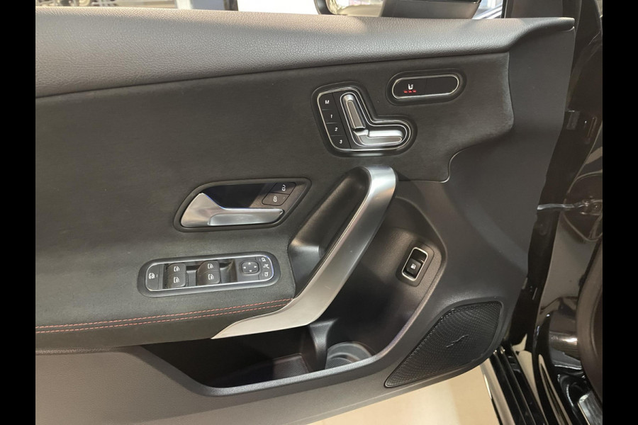 Mercedes-Benz A-Klasse 250 e AMG Line 18"/Panoramadak/Head-up/Memory l+r/Stoel + stuurverwarming/Matrix LED/360 camera/Keyless/Dodehoek/Apple Carplay & Android Auto