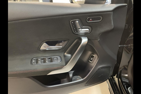 Mercedes-Benz A-Klasse 250 e AMG Line 18"/Panoramadak/Head-up/Memory l+r/Stoel + stuurverwarming/Matrix LED/360 camera/Keyless/Dodehoek/Apple Carplay & Android Auto