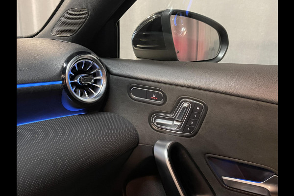 Mercedes-Benz A-Klasse 250 e AMG Line 18"/Panoramadak/Head-up/Memory l+r/Stoel + stuurverwarming/Matrix LED/360 camera/Keyless/Dodehoek/Apple Carplay & Android Auto