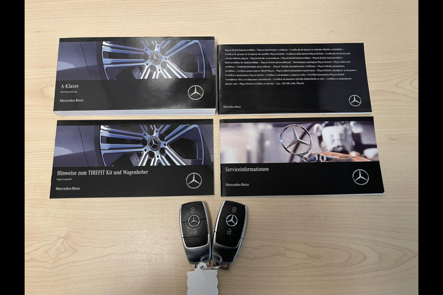 Mercedes-Benz A-Klasse 250 e AMG Line 18"/Panoramadak/Head-up/Memory l+r/Stoel + stuurverwarming/Matrix LED/360 camera/Keyless/Dodehoek/Apple Carplay & Android Auto